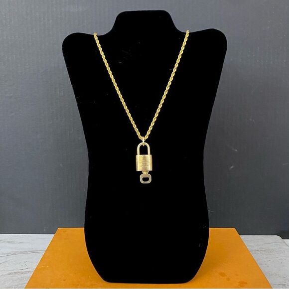 LOUIS VUITTON Lock and key 🔐 on Gold Tone Necklace #322 - Picture 4 of 13